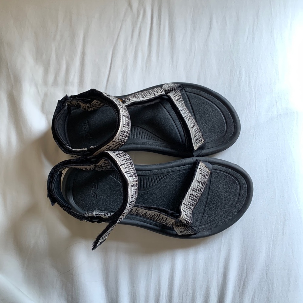 Teva Atmosphere Black/White Womens Hurricane XLT2 Sandals Size 8